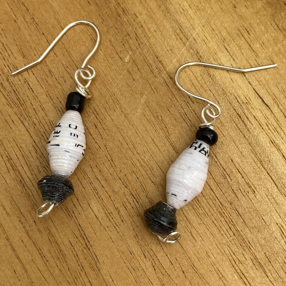 Handcrafted One of a Kind Artisan Recycled Glass and Paper Beads Jewelry Set - Picture 2 of 9